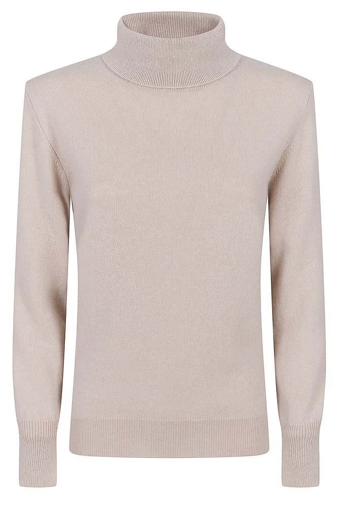 Dolcevita a coste color beige, still life
